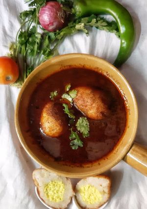 व्हेज अन्डा करी (veg anda curry recipe in marathi) रेसिपी चे मुख्य फोटो 