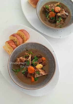 A picture of Meaty Bone Soup.