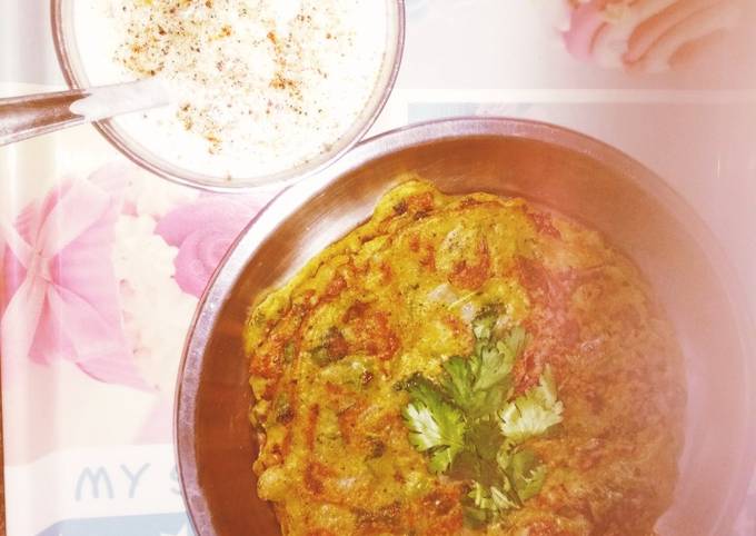 Moong dal cheela with dahi