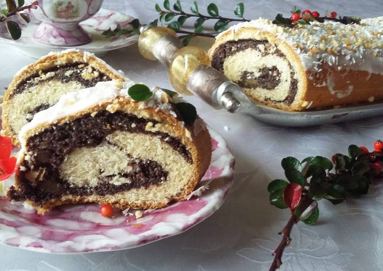 Makowiec drożdżowy z orzechami i bakaliami