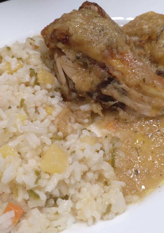Una foto de Arroz con Pollo a la Piña