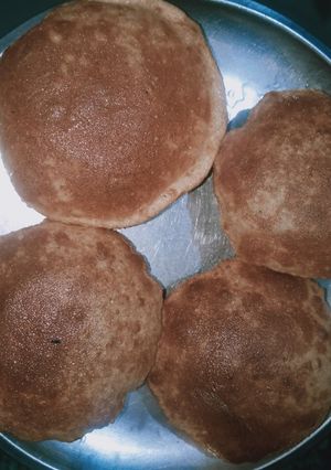 अजवाइन की पूरी (ajwain ki puri recipe in Hindi) रेसिपी मुख्य फोटो