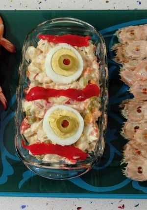 Foto principal de Galeras y langostinos cocidos con ensaladilla rusa