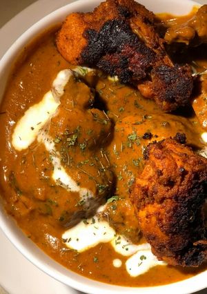 A picture of Tandoori butter chicken masala.