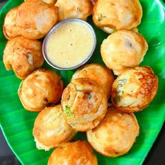 A picture of Urad dal appe.