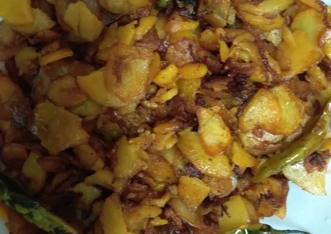 Recipe of Jamie Oliver Fried potatoes with onion#5orlessingredientschallenge