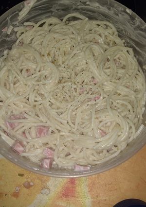 Una foto de Espagueti blanco con manzana