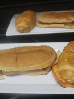 Una foto de Panecillos con chorizo y tocino