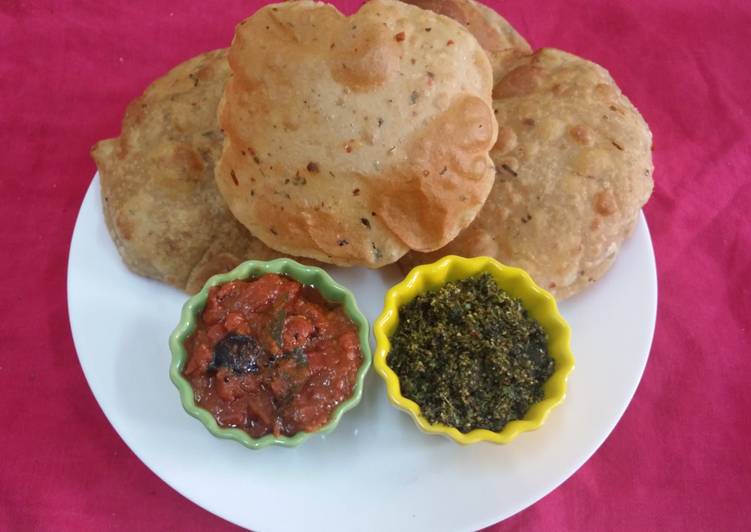 Recipe of Homemade Jowar and Wheat Flour Masala Pooris