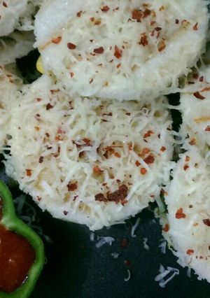 A picture of Grilled Dhokla Pizza.