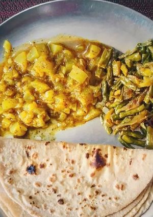 आलू बींस (ALOO BEANS RECIPE IN HINDI) रेसिपी मुख्य फोटो