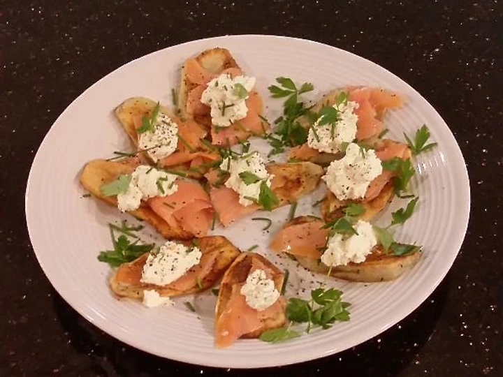 Easy Ways Prepare|Recipe} Smoked Salmon Potato Cheese Crisps Anti-Fail