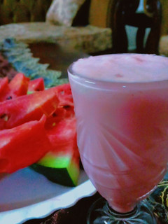 صورة لوصفة سموذي البطيخ بالحليب🍉🥛
