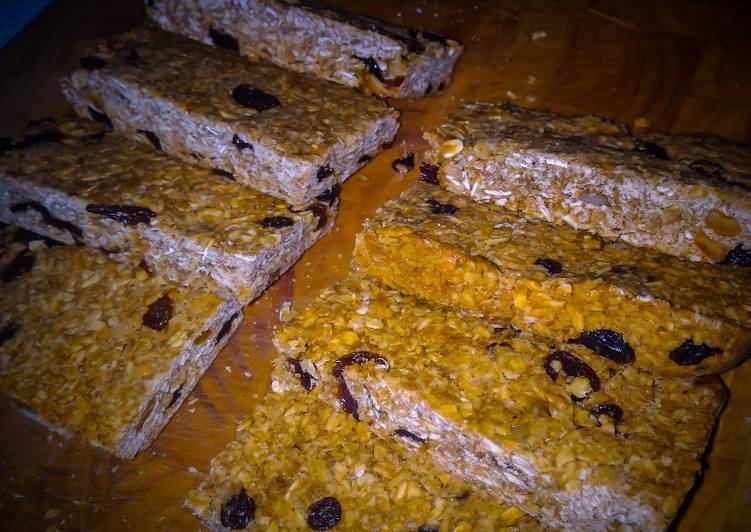 How to Prepare Super Quick Homemade Golden Syrup Flapjack with Raisins