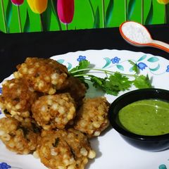 A picture of Sagoodana bonda.