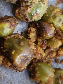 લોટ વાળુ ગુંદા નું શાક (Lot Valu Gunda Shak Recipe In Gujarati) રેસીપી મુખ્ય ફોટો