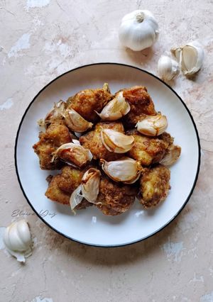 Foto resep Ayam Goreng Bawang Putih (Metode Marinasi)