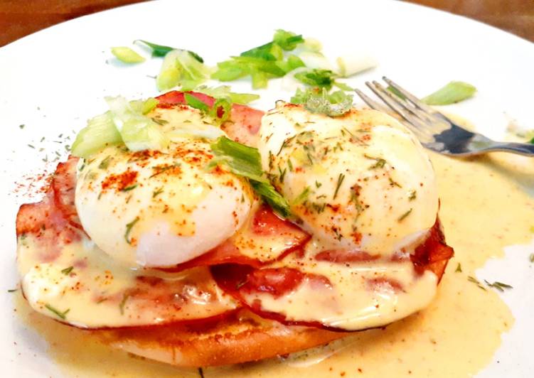 Simple Way to Make Perfect Eggs Benedict