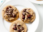 A picture of chocolate chip cookie