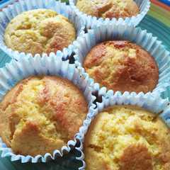 A picture of Muffins de mandarina y zapallo.