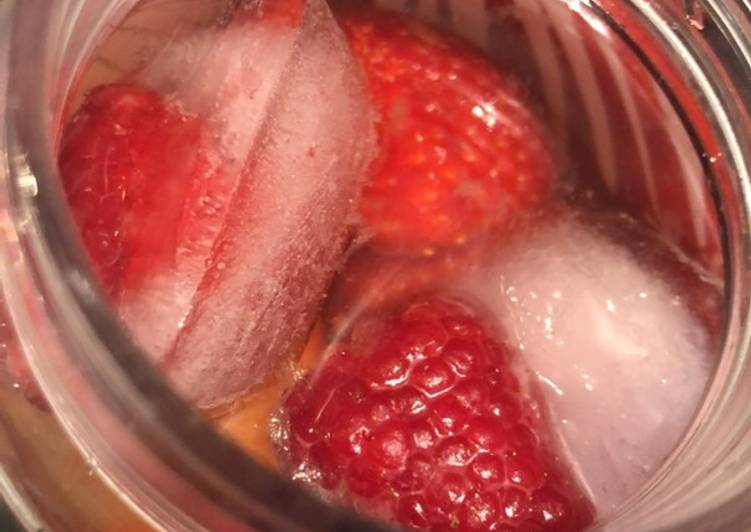 Comment Faire Des Eau Detox fraise