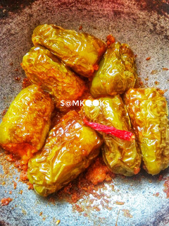 स्टफ सिमला मिरची भाजी (Stuff Shimla Mirchi Bhaji Recipe In Marathi) रेसिपी चे मुख्य फोटो