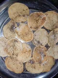 होम मेड चिप्स (homemade chips recipe in Hindi) रेसिपी मुख्य फोटो