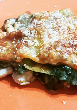Una foto de Lasaña de pollo y espinaca