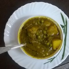 A picture of Aloo Matar.