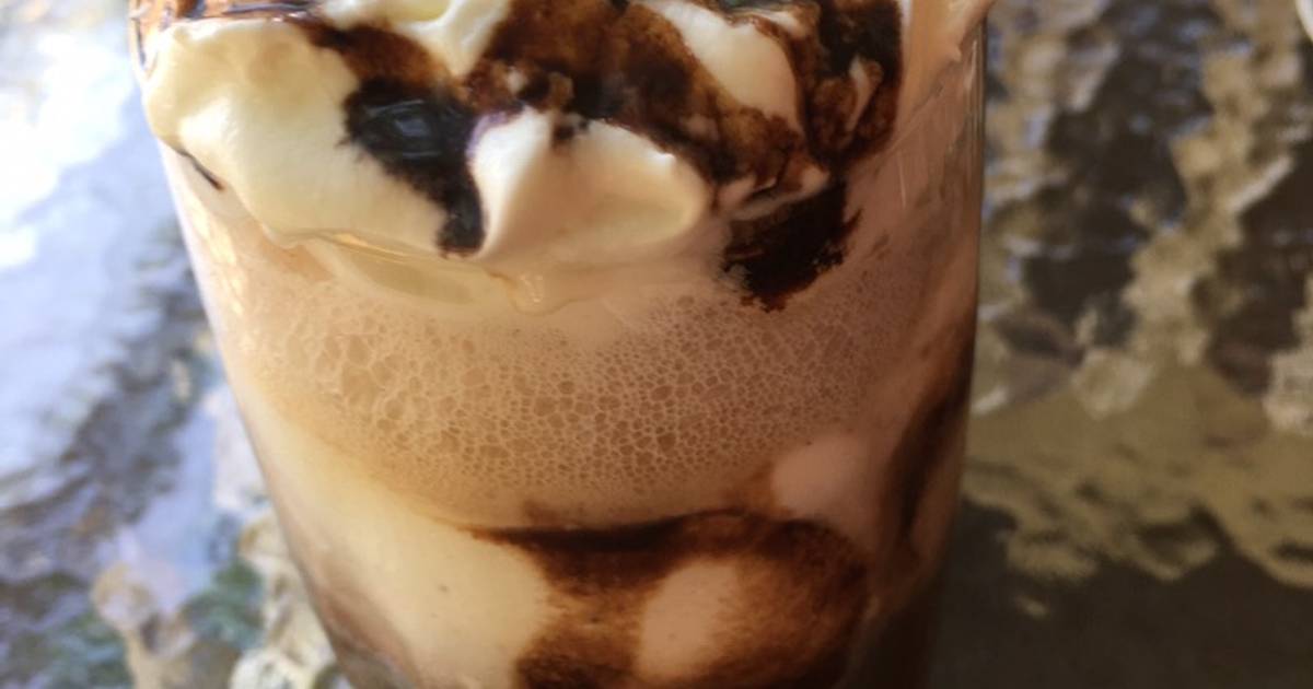 Black cow floats Recipe by 🌈NinjaMommaKitchen🌈 Cookpad