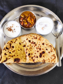 बची हुई दाल के परांठे (Left over dal ke parathe recipe in hindi) रेसिपी मुख्य फोटो