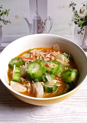 Foto resep Tumis oyong+kecambah+bakso