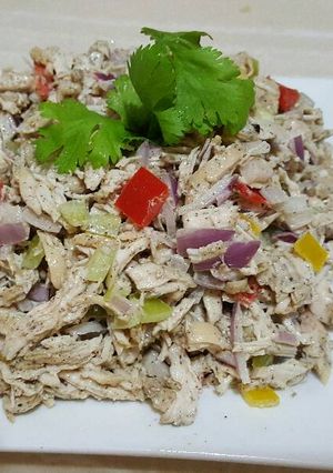 Una foto de Ensalada de pollo