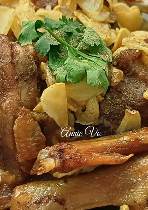 Hình của món Vịt cháy tỏi.