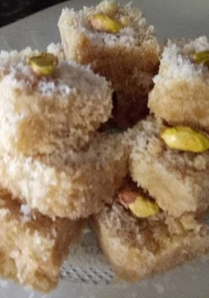 A picture of Kopra Pak (coconut fudge).