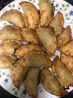 Una foto de 392. Variedad de empanadillas al horno (picoteo)