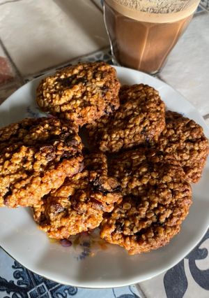 Csokilencsés zabpelyhes keksz recept fotója