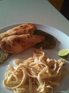 Una foto de Pollo al ajillo a la mexicana