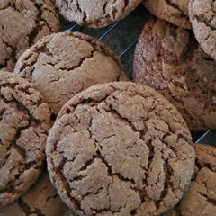 A picture of Brown Sugar Crinkles.