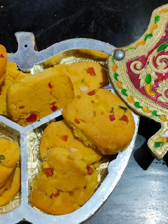 કરાંચી હૈદરાબાદી કુકીઝ (Karanchi cookies Recipe in Gujarati) રેસીપી મુખ્ય ફોટો