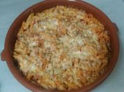 Una foto de macarrones con chorizo y queso