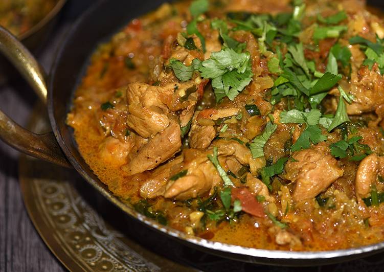Step-by-Step Guide to Make Desi Murgh Curry