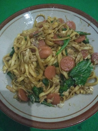 Cara Bikin Mie goreng sosis telur Sederhana Dan Enak