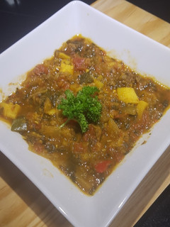 Una foto de Curry vegetariano con sobras (o no)