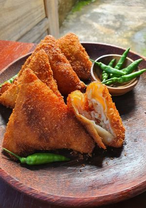 Foto resep Risol Rogout Segi Tiga