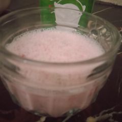 A picture of Strawberry shake.