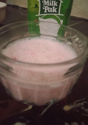A picture of Strawberry shake.