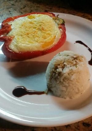 Una foto de Morrones rellenos vegetarianos muy fáciles