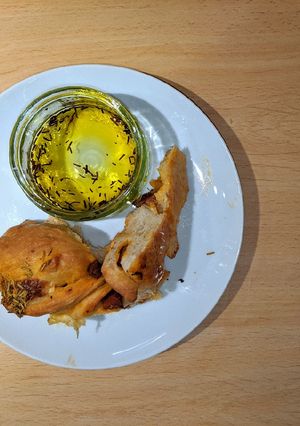 A picture of Mozzarella and chorizo tear and share bread.