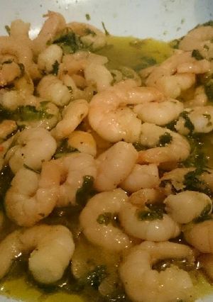 A picture of Prawns with Onion and Garlic.